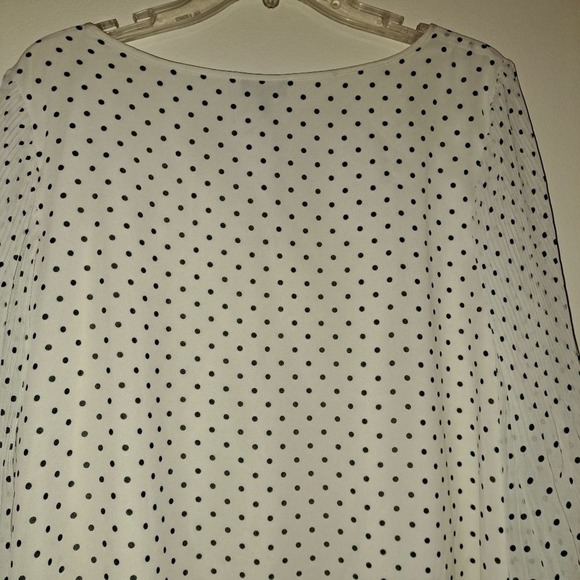 Talbots Plus Women 1X White Black Polka Dot Pleated Ruffle Sleeve Keyhole Blouse - Picture 5 of 7